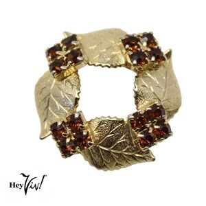 Vintage Wreath Pin Brooch Goldtone w Prong Set Red Rhinestones 1.25" - Hey Viv